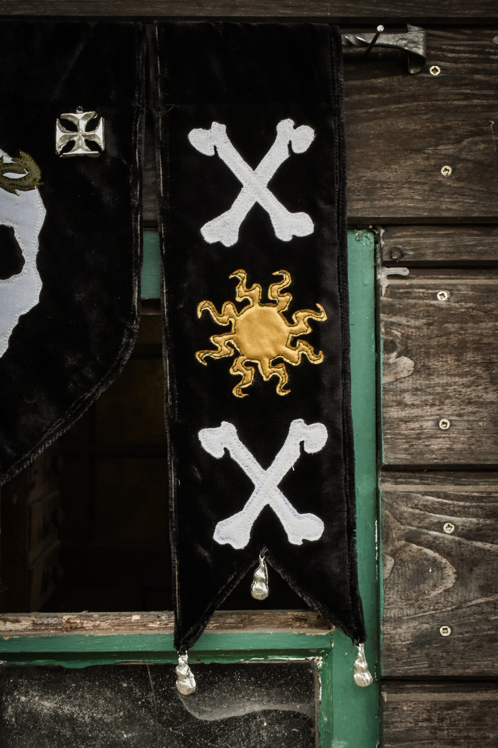 - BANNIÈRE - Etsi Mortuus Urit ! - VELOURS NOIR