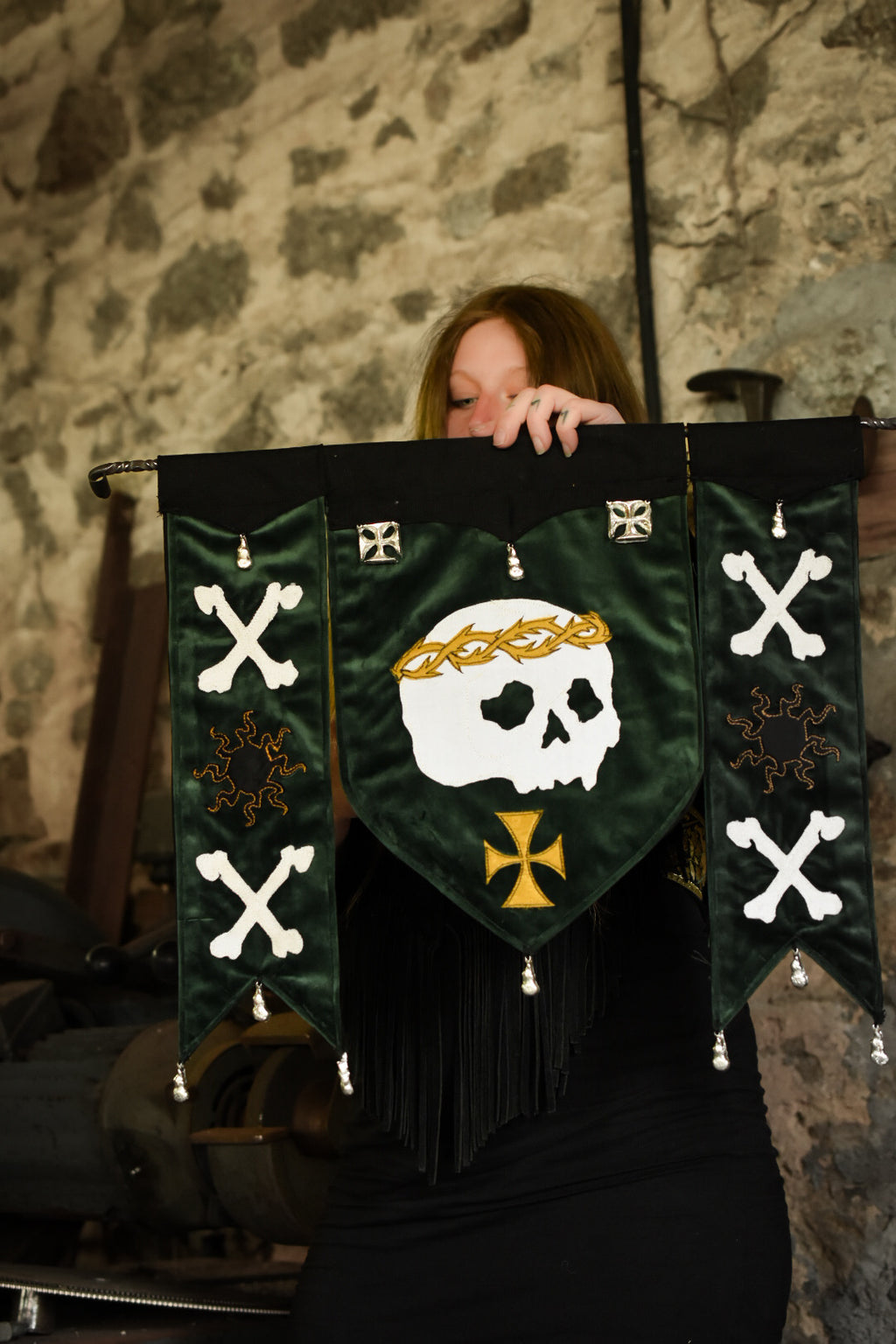- BANNIÈRE - Etsi Mortuus Urit ! - VELOURS VERT