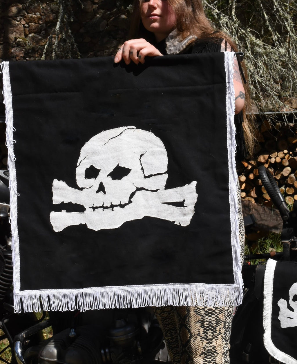 ÉTENDARD PERSONNALISABLE - Du Berceau au Tombeau - CUSTOMIZABLE BATTLE FLAG