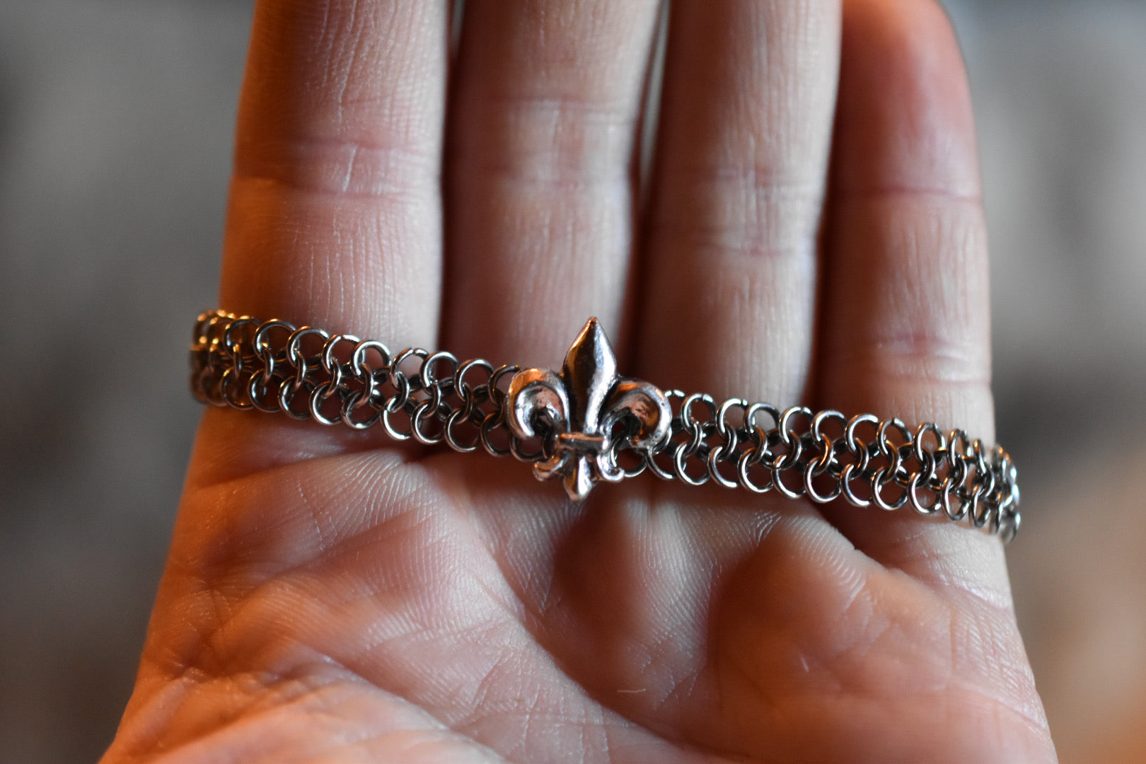 - BRACELET COTTE DE MAILLE - FLEUR DE LYS
